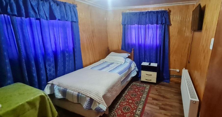 Hostal Beagle Hotel Puerto Williams Bagian luar foto